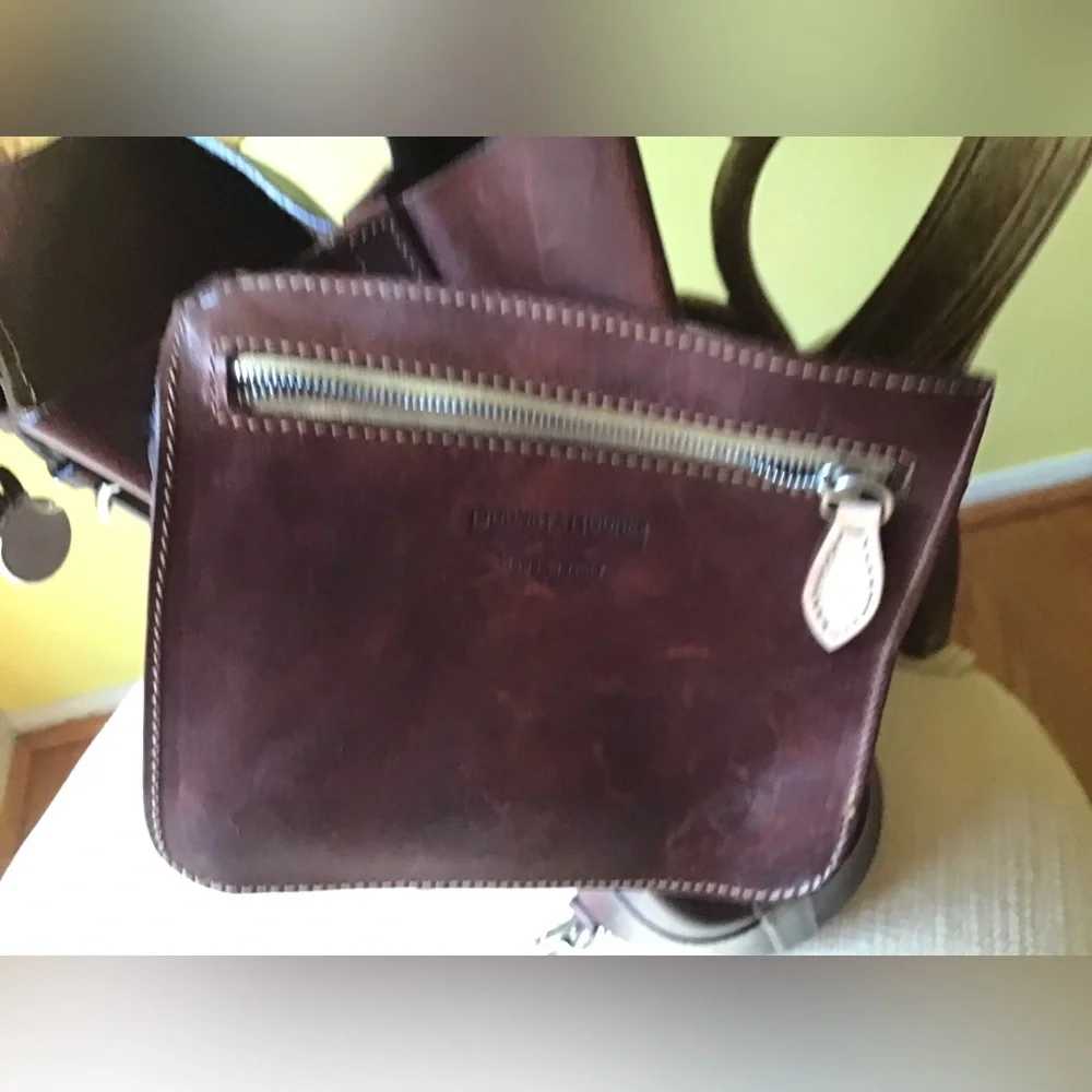 Dooney & Bourke Alto Brown Leather Backpack with High-Quality Finish - Picture 7 of 10